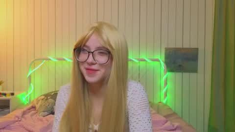 Kylie online show from November 24, 8:51 pm