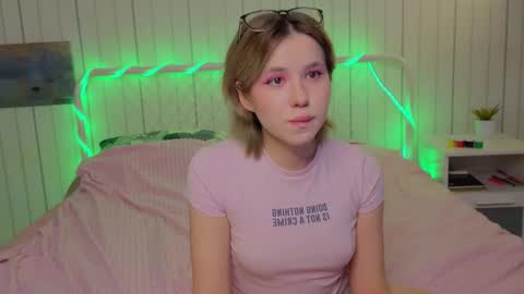 Kylie online show from November 26, 8:38 pm