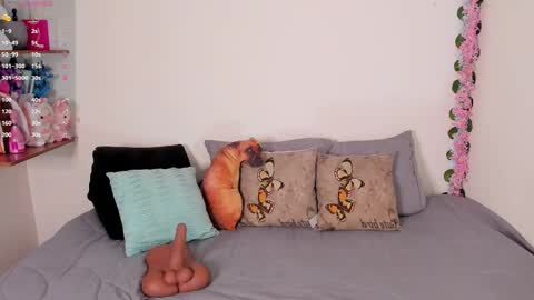 laura1__ online show from November 6, 11:30 pm