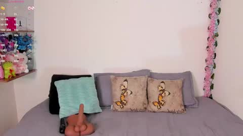 laura1__ online show from May 20, 11:55 pm