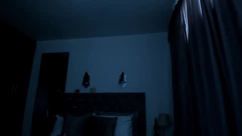 Snapshot of laura__martiinez chatting on February 19, 8:52 pm online show from February 19, 8:52 pm