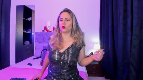 Snapshot of laura__martiinez chatting on March 6, 1:16 am online show from March 6, 1:16 am