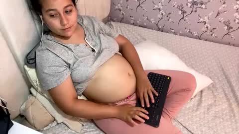 laura online show from February 22, 6:50 am