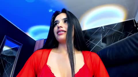 Laura online show from December 4, 2:31 pm