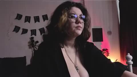 Miss Laura online show from February 18, 9:20 am