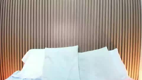 Snapshot of laura_maite_ chatting on October 14, 12:19 pm L A U R A online show from October 14, 12:19 pm