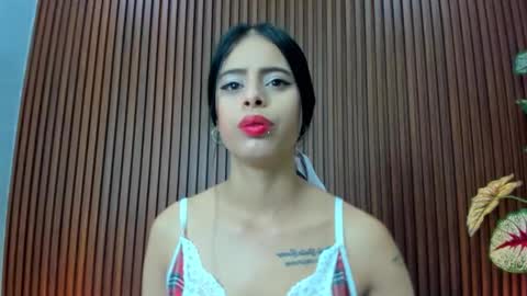 L A U R A online show from January 12, 12:01 pm