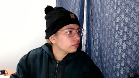 LARA online show from December 2, 11:02 pm