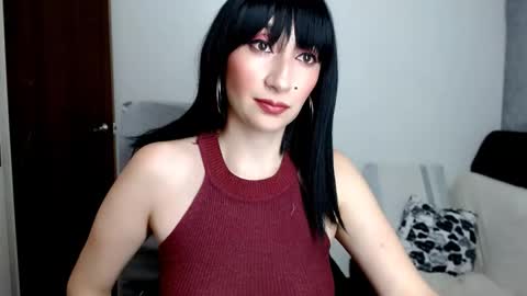 Laura online show from March 7, 1:27 am