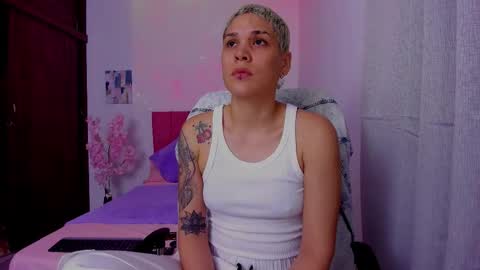 Laura Rose online show from September 28, 1:36 am