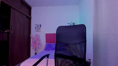 Laura Rose online show from September 25, 11:17 am