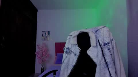 Laura Rose online show from September 26, 11:40 am