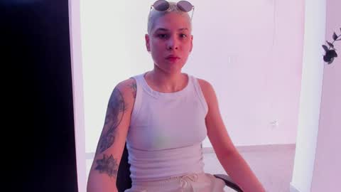 Laura Rose online show from September 11, 5:58 pm