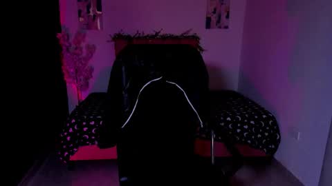 Laura Rose online show from October 8, 12:55 pm