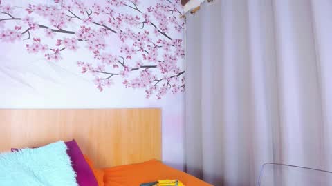 Laura online show from February 6, 7:12 am