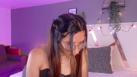 lauraagomezz__ online show from October 1, 8:08 pm