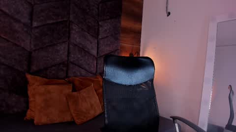 Snapshot of lauraagomezz__ chatting on February 4, 1:56 am lauraagomezz__ online show from February 4, 1:56 am