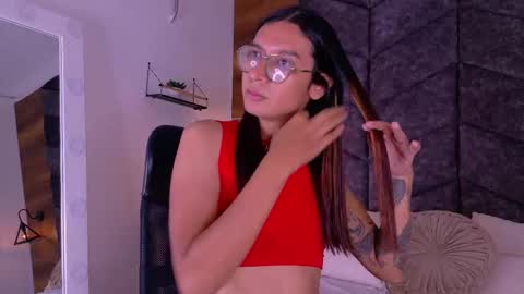 lauraagomezz__ online show from October 9, 8:25 pm