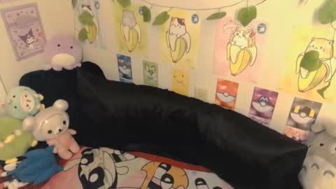 Snapshot of laurachan chatting on January 8, 10:27 pm LauraChan online show from January 8, 10:27 pm