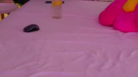 NatalieDelight online show from May 21, 7:48 am