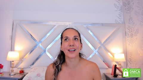 Laura online show from December 5, 9:44 am