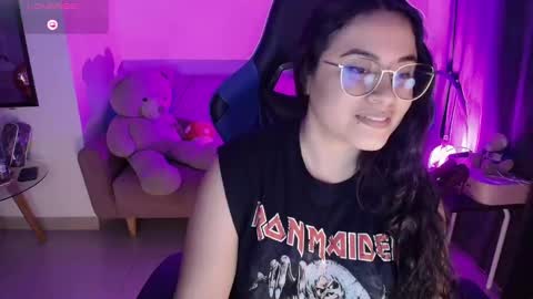 Snapshot of laurahawkes chatting on March 8, 4:23 am laura online show from March 8, 4:23 am