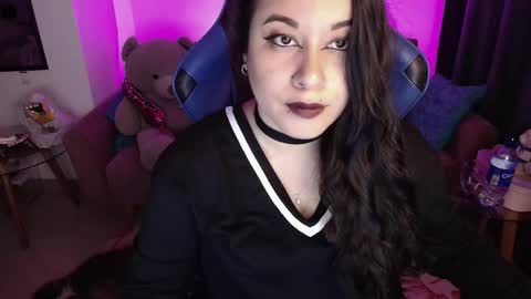 laura online show from November 15, 1:40 am