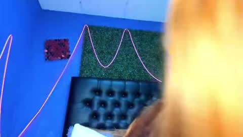 laurahot_699 online show from September 13, 4:53 pm