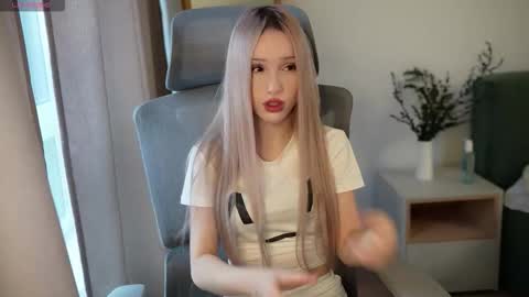 Laura online show from October 24, 9:21 am