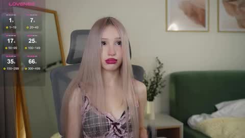 Laura online show from October 9, 4:34 pm