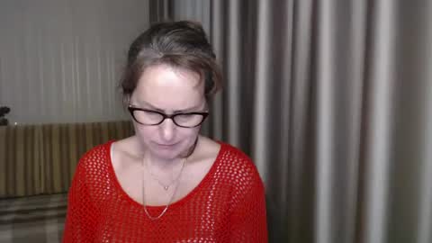 Lauraoven1 online show from February 10, 5:30 pm