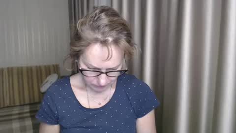Lauraoven1 online show from January 16, 5:44 pm
