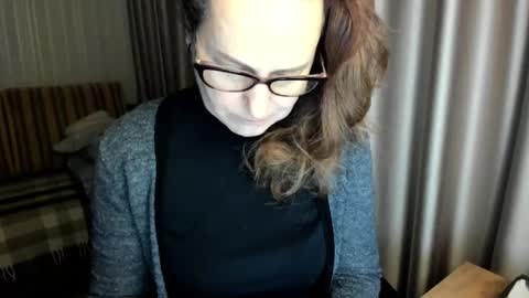 Lauraoven1 online show from February 18, 5:57 pm