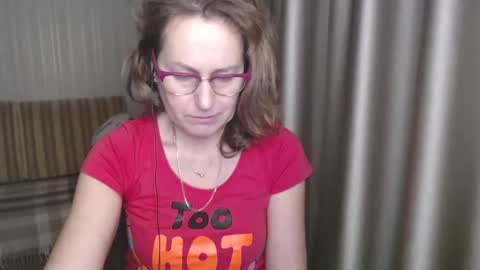 Lauraoven1 online show from January 12, 6:15 pm