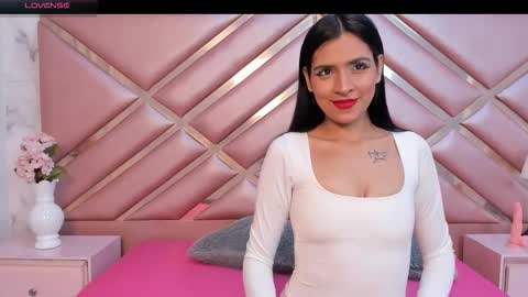 lauraroot online show from February 11, 11:58 am