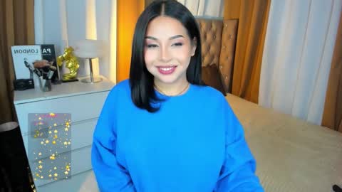 Your sweet Laura online show from October 12, 4:10 pm