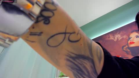 Laura online show from February 16, 7:01 pm