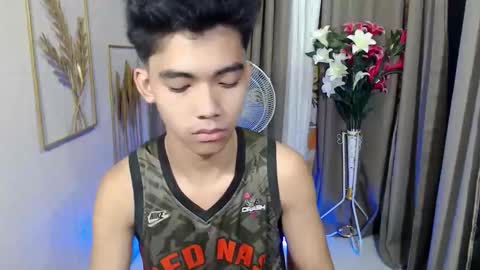 laurence_cuttieguyhere online show from March 21, 6:56 pm