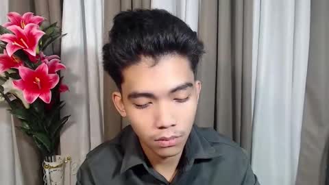 laurence_cuttieguyhere online show from March 14, 6:23 pm