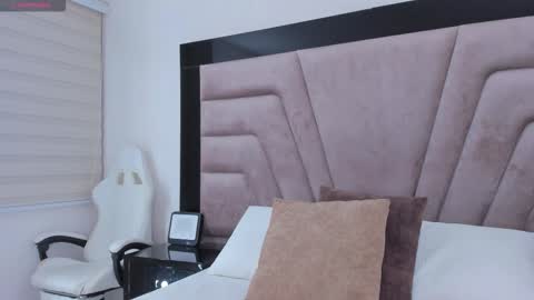 laurenclark1 online show from March 3, 4:08 am