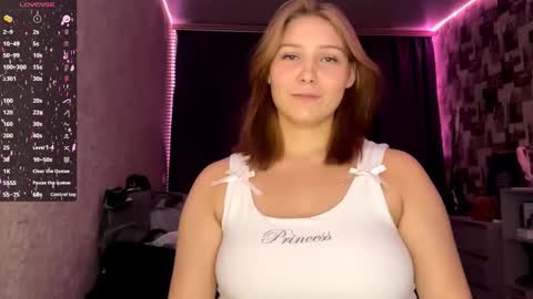 Hannah online show from November 8, 6:11 pm