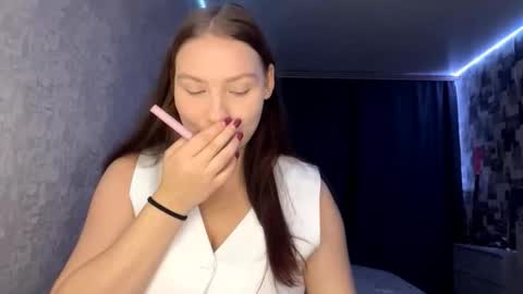 Hannah online show from October 5, 7:10 pm