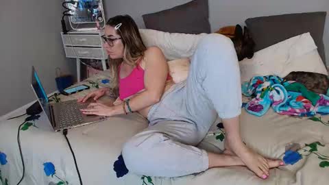 Lauren Lotus online show from May 23, 8:27 pm