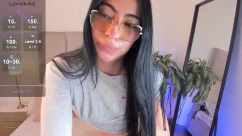 laurenn_smitth online show from October 8, 1:39 pm