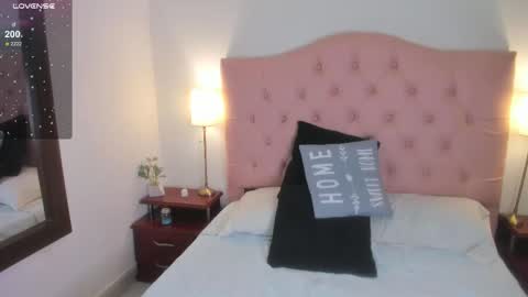 laurenn_smitth online show from February 28, 3:37 pm