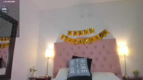 laurenn_smitth online show from February 22, 5:35 pm