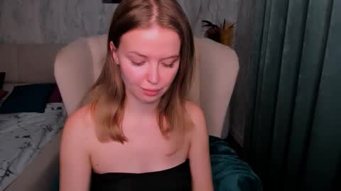 laurennhill online show from October 25, 1:06 am