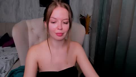 laurennhill online show from October 20, 1:21 am