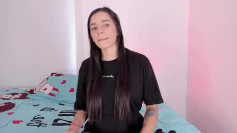 laurensmith9 online show from February 19, 12:22 pm