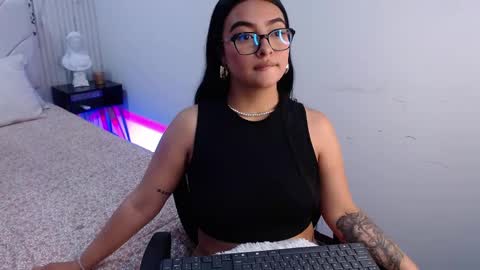 Laurent online show from April 22, 4:52 am